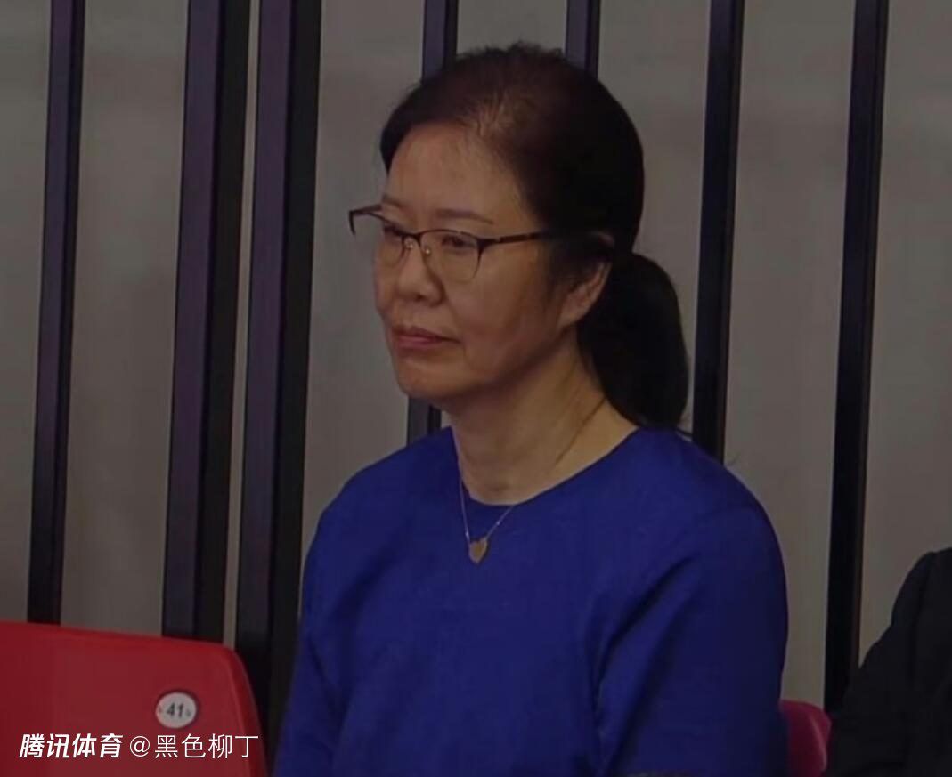 亚洲成人在线播放